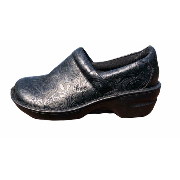 Born Boc Peggy Clogs Slides Slip On Black Womens 8M Shoes Embossed Paisley - Picture 5 of 11